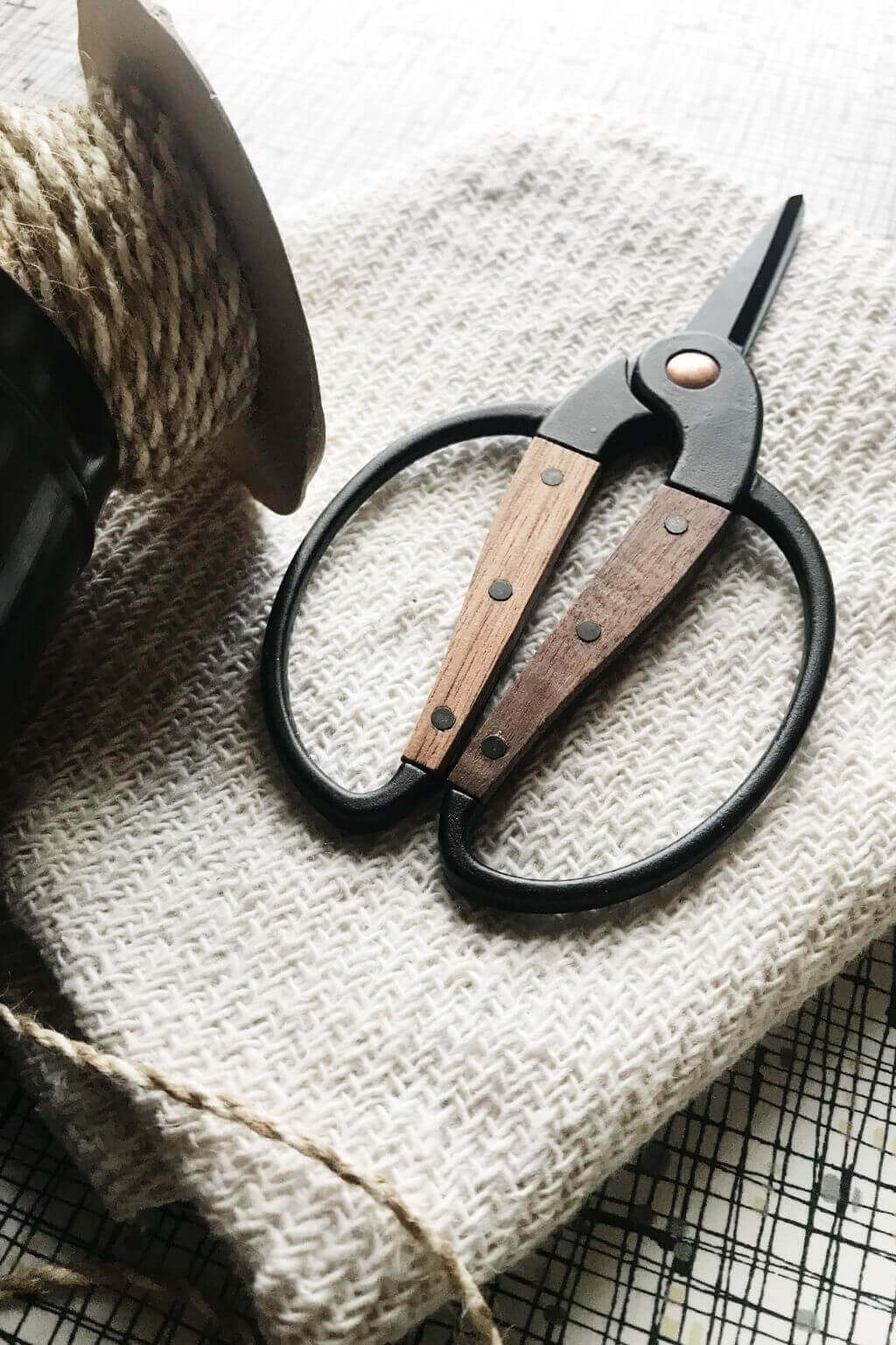 walnut garden scissors Small Garden Scissors