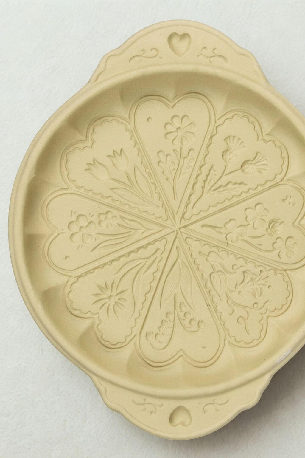 Celtic Spring stoneware shortbread pan with floral heart motif design