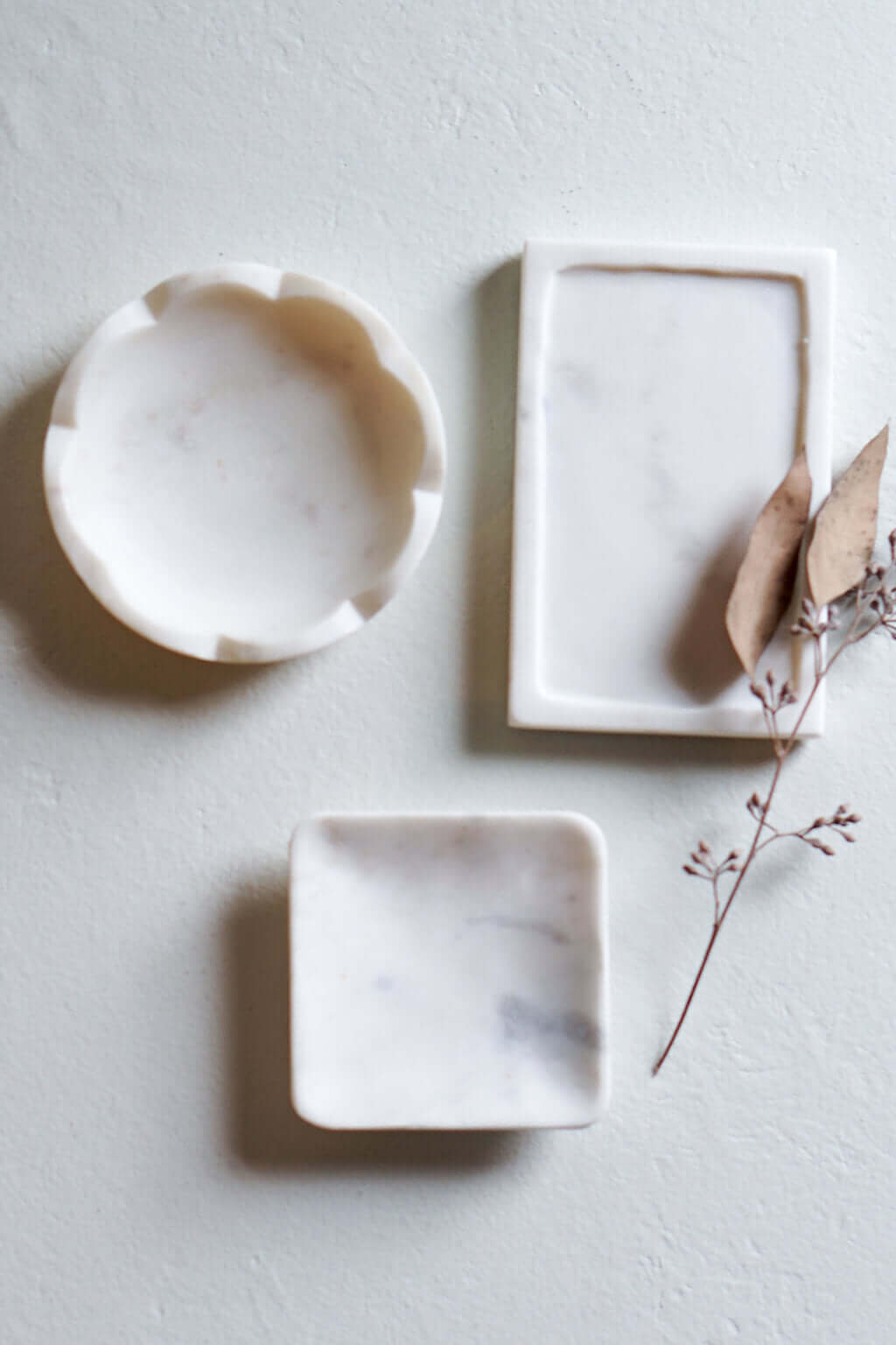 Belle de Provence Scalloped Marble Soap Dish